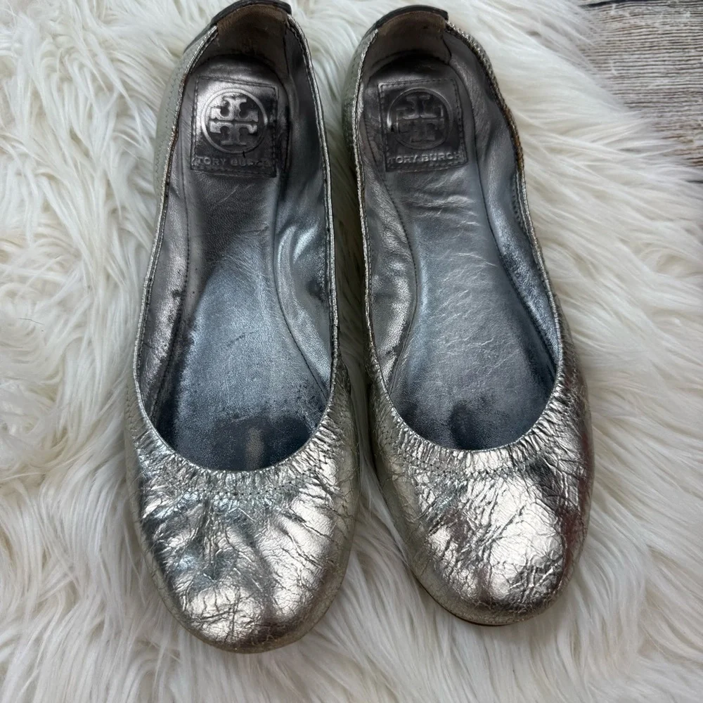 Tory Burch Eddie Metallic Crackled Leather Ballet Flats Silver | Size 8.5